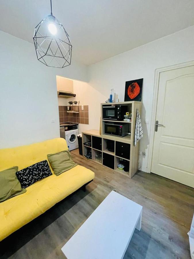 Appartement En Plein Coeur Du 10Eme Et Proche De Plusieurs Gares Paris Exterior foto